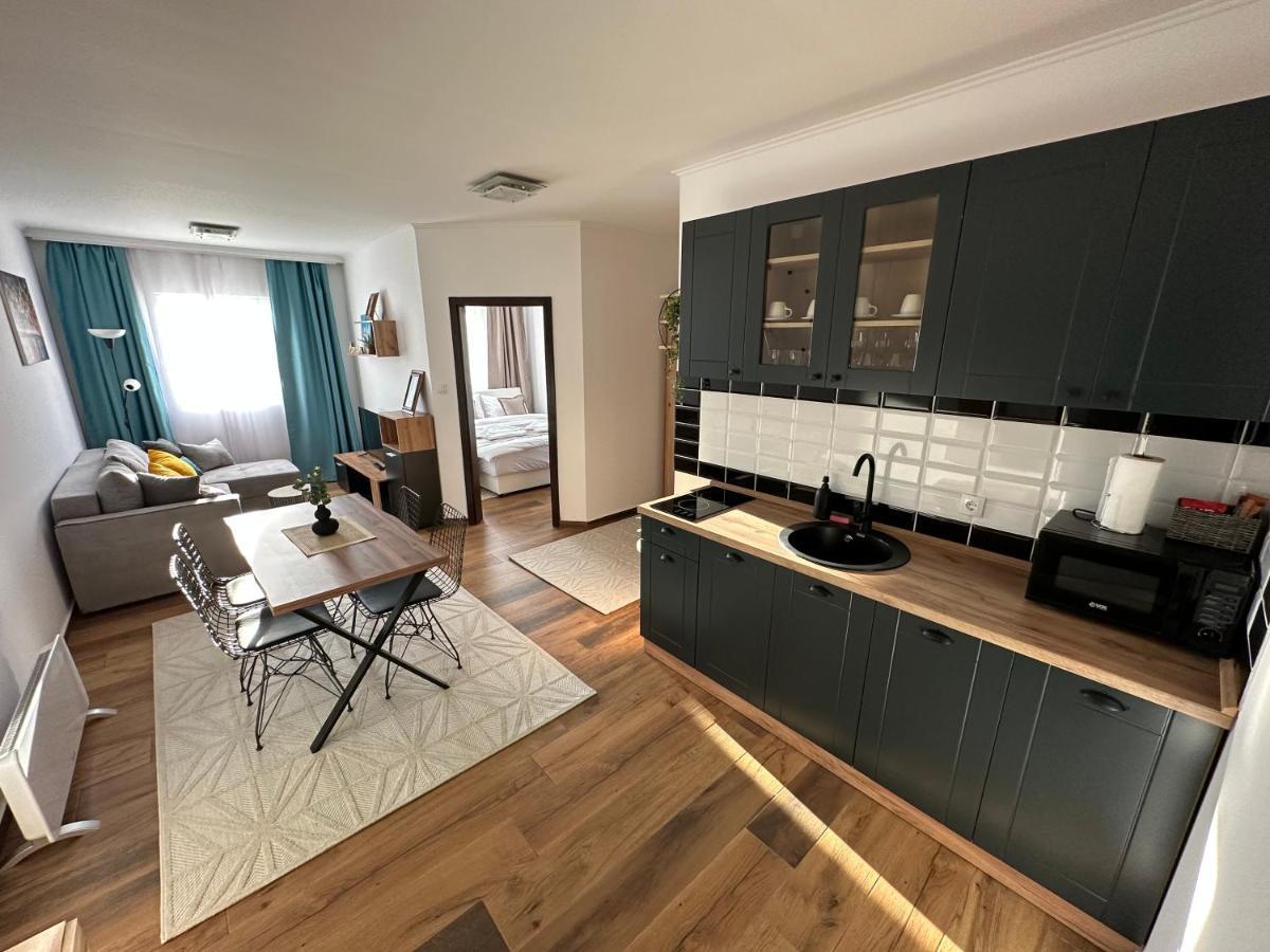 Sky Lux Apartmani Surcin Екстер'єр фото