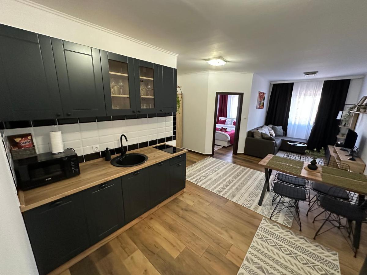 Sky Lux Apartmani Surcin Екстер'єр фото
