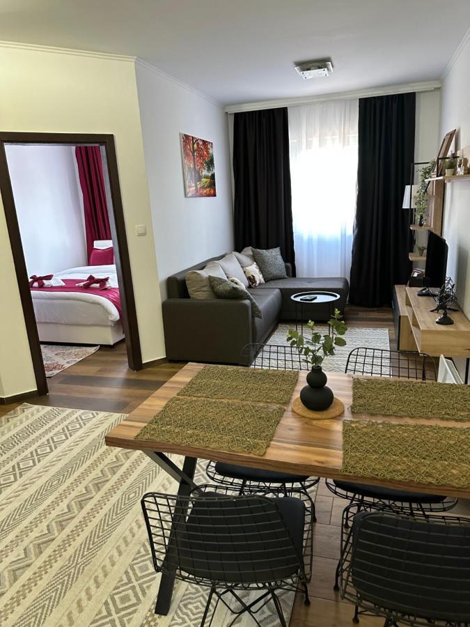 Sky Lux Apartmani Surcin Екстер'єр фото
