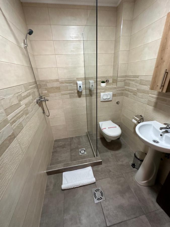 Sky Lux Apartmani Surcin Екстер'єр фото