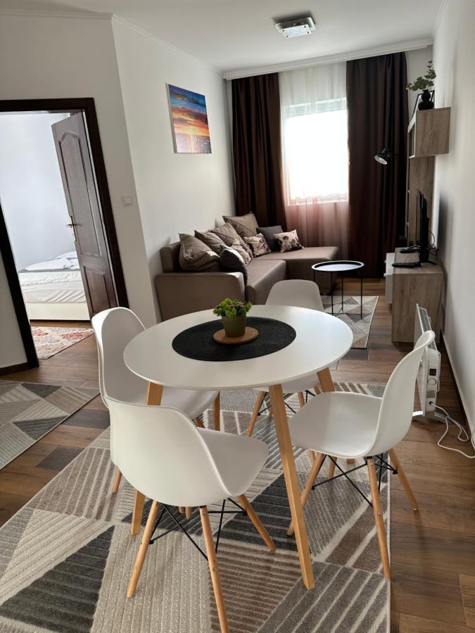 Sky Lux Apartmani Surcin Екстер'єр фото