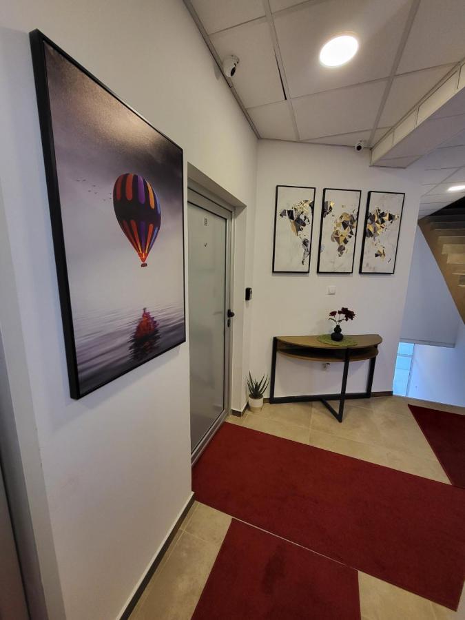 Sky Lux Apartmani Surcin Екстер'єр фото