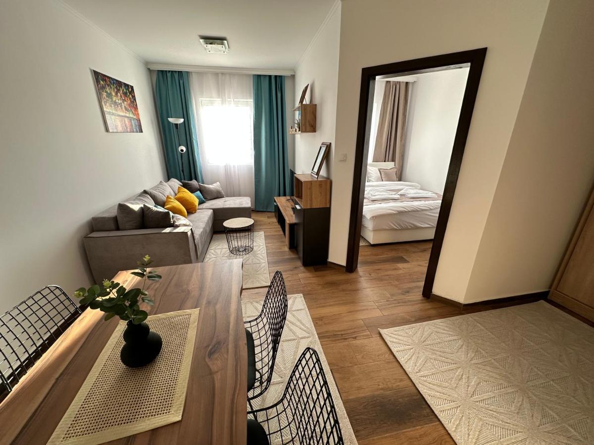 Sky Lux Apartmani Surcin Екстер'єр фото