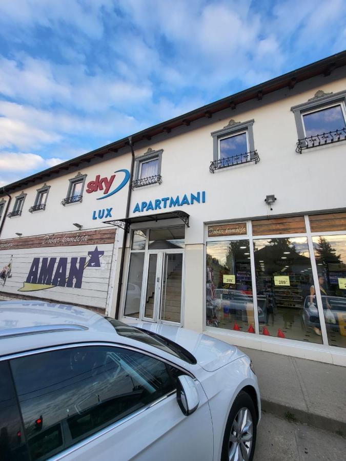 Sky Lux Apartmani Surcin Екстер'єр фото
